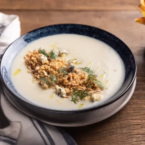 Sopa de couve-flor: receita prática para os dias de frio!